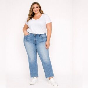 Maurices Women’s Size 16 Regular Light Wash Stretch Jeans – Raw Hem